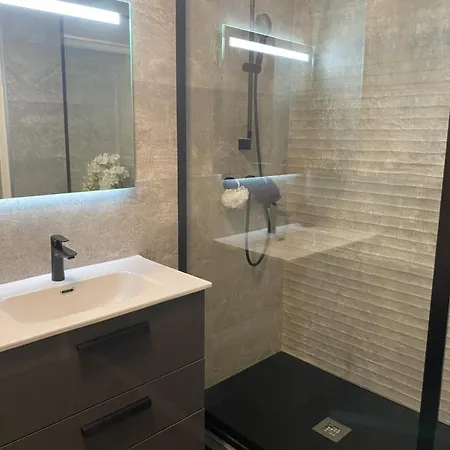 T2 Jacuzzi Prive Clim & Parking Calme & Cosy * Agde